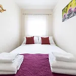 Apartments Mira